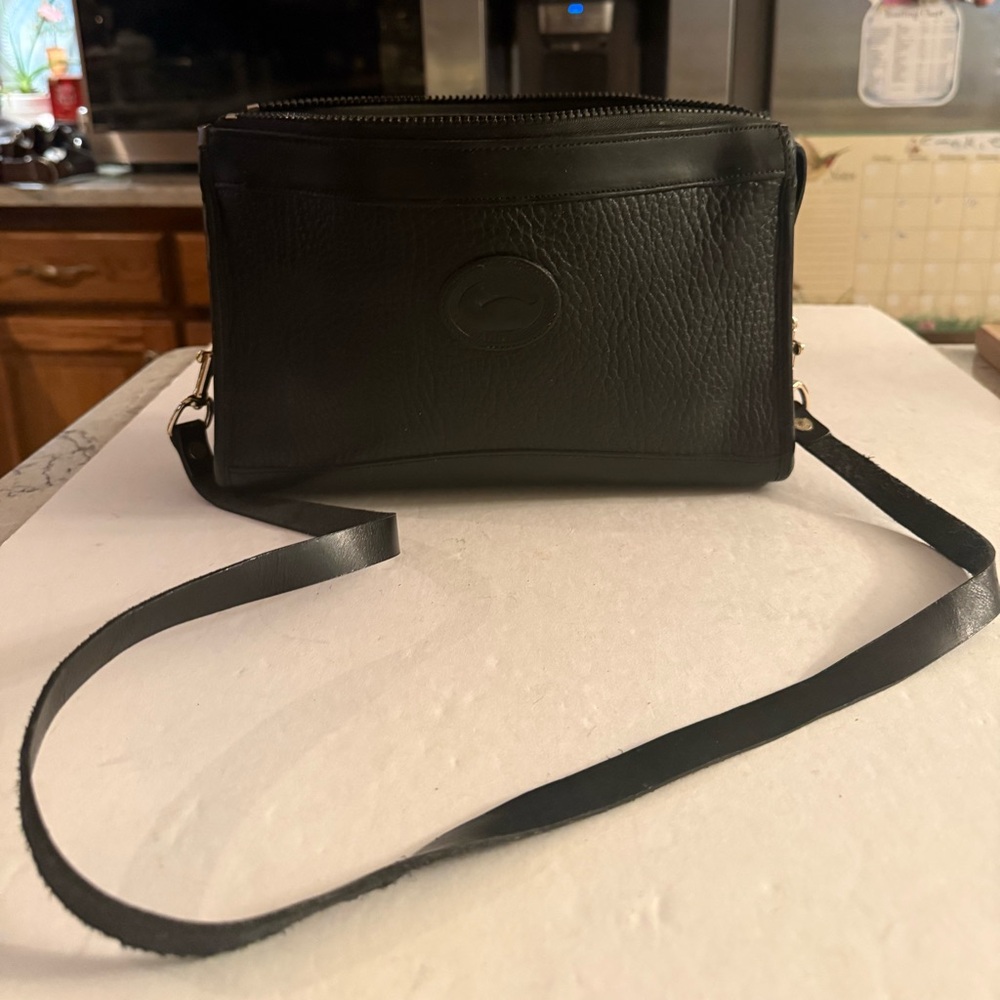 SOLD Vintage Dooney Bourke Black Duck All Weather Leather shoulderbag Crossbody